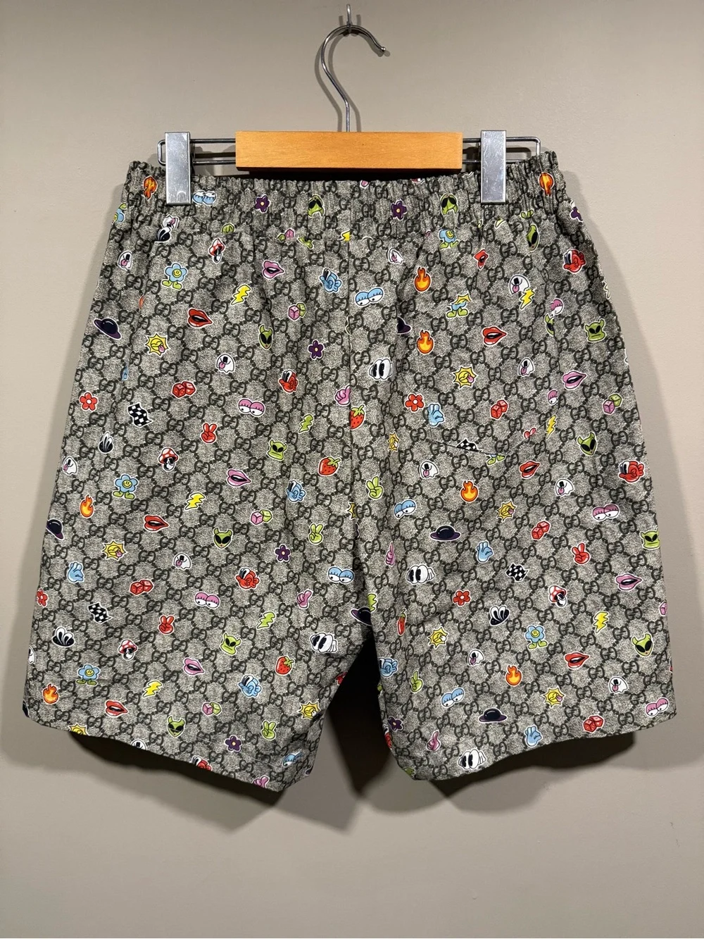Gucci Gray GG Supreme stickers-on-Pop print over beige (1:1 stitching defect)